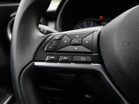 Used 2019 Nissan Kicks SV FWD image 18