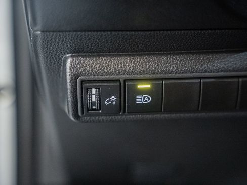 Used 2025 Toyota Corolla SE w/ SE Premium Package FWD image 44