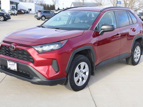 Used 2021 Toyota RAV4 LE image 2