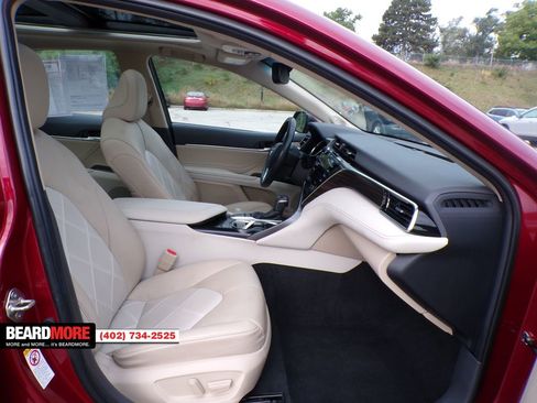 Used 2018 Toyota Camry XSE image 25