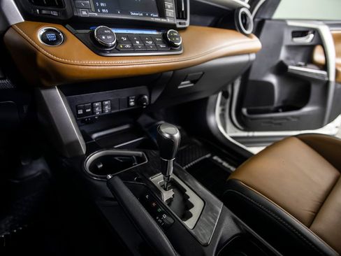 Used 2017 Toyota RAV4 Platinum image 38