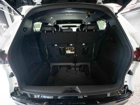 Used 2025 Toyota Sienna Platinum AWD/4WD image 23