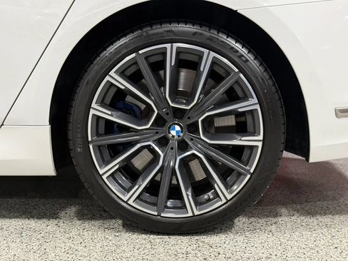 Used 2022 BMW M760i xDrive w/ Luxury Rear Seating Package AWD/4WD image 86