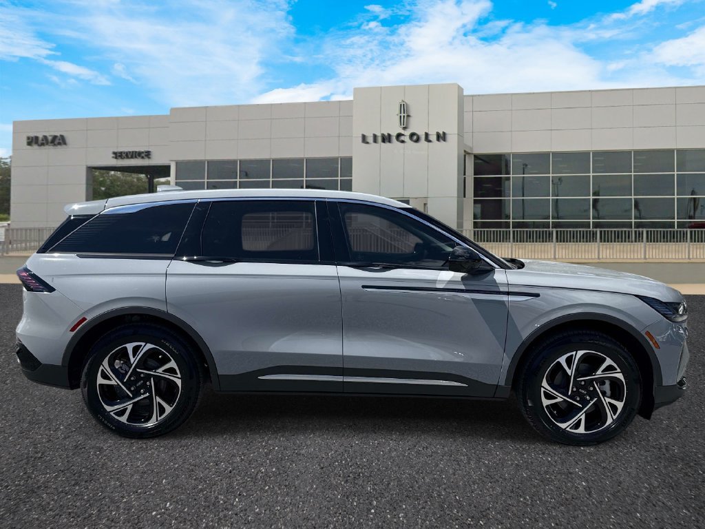 New 2026 Lincoln Nautilus Premier AWD/4WD image 2
