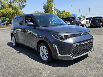 Used 2025 Kia Soul LX w/ LX Technology Package
