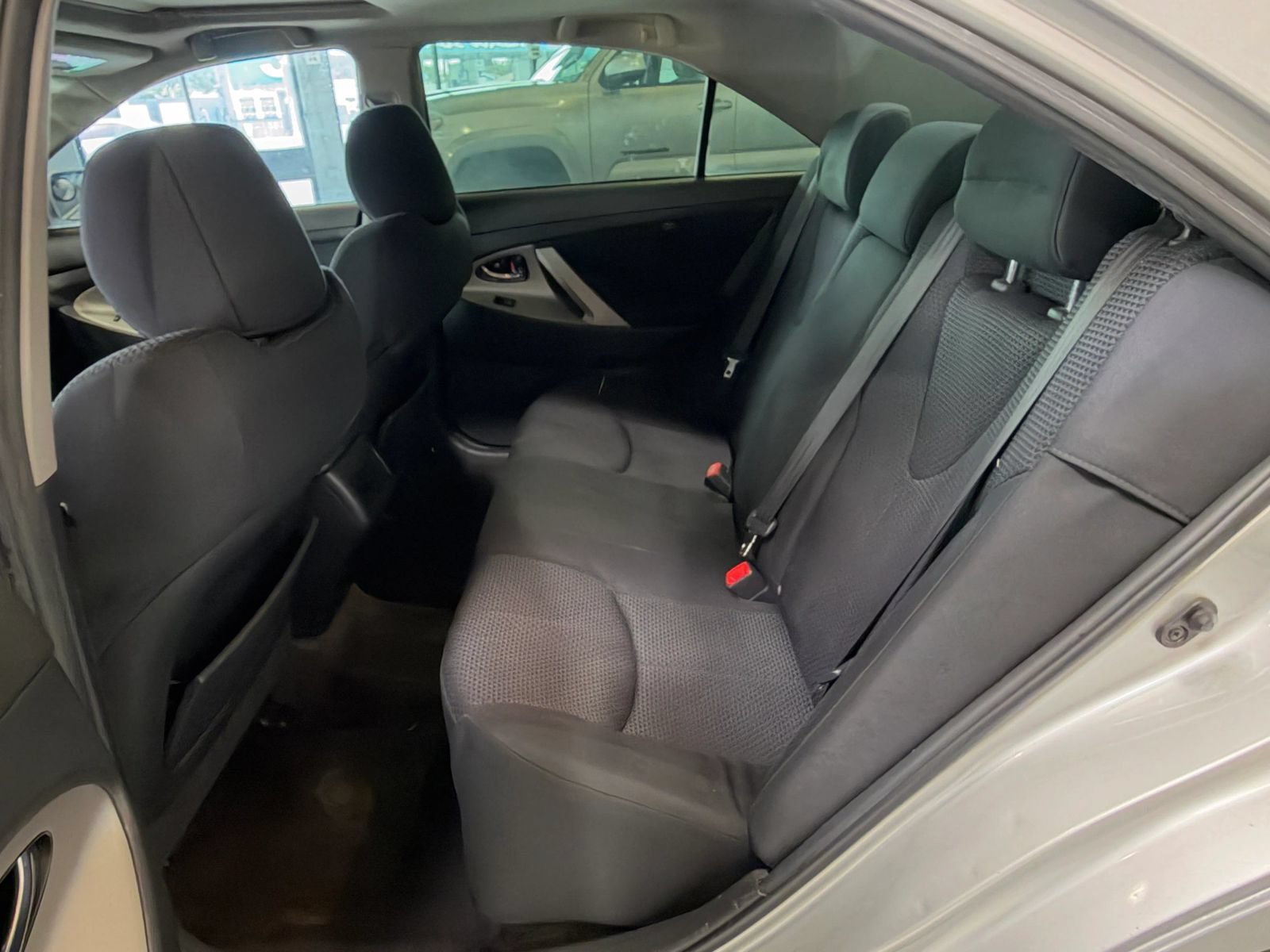 Used 2011 Toyota Camry SE w/ SE Extra-Value Pkg #1 FWD image 10