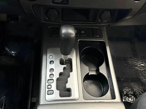 Used 2014 Nissan Armada SV AWD/4WD image 38