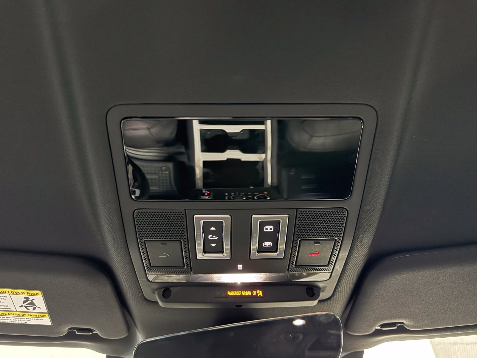 New 2026 Land Rover Defender 110 X-Dynamic SE AWD/4WD image 27