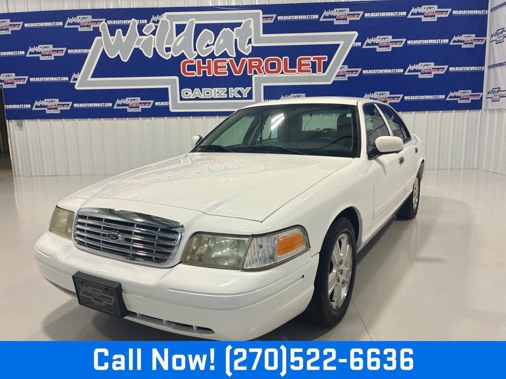 Used 2011 Ford Crown Victoria LX w/ Comfort Appearance Pkg RWD image 1