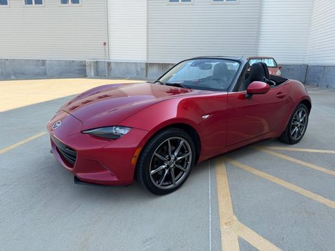 Used 2016 MAZDA MX-5 Miata Grand Touring RWD image 6