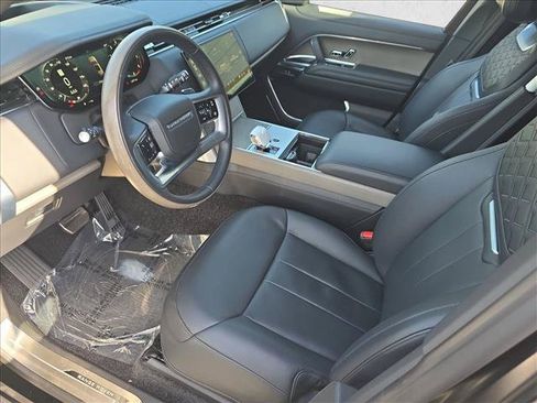 Used 2025 Land Rover Range Rover SV AWD/4WD image 16