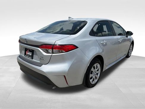 Used 2025 Toyota Corolla LE FWD image 7