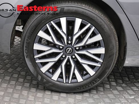 Used 2025 Nissan Altima 2.5 SV FWD image 29