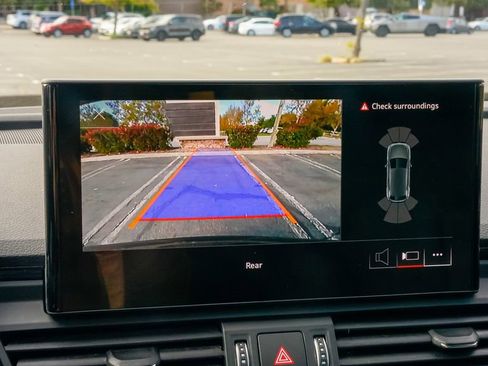 Used 2022 Audi Q5 e Premium w/ Convenience Package image 28