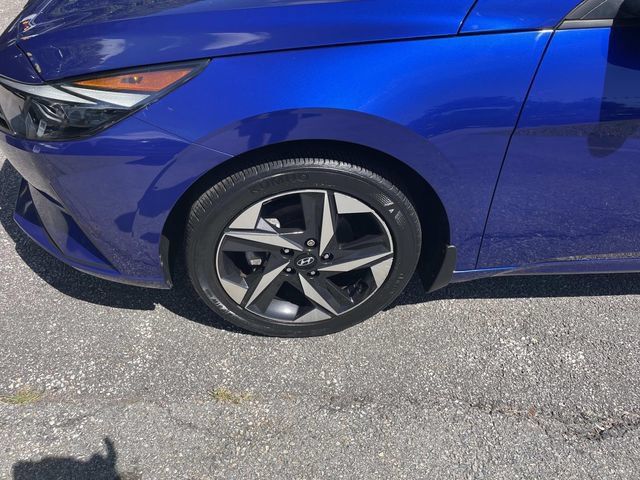 Used 2023 Hyundai Elantra SEL w/ Convenience Package FWD image 13