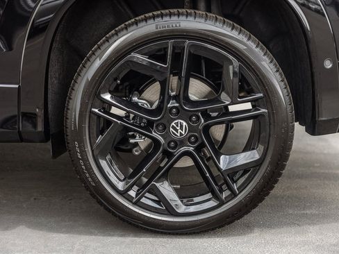 New 2026 Volkswagen Tiguan SE R-Line image 5