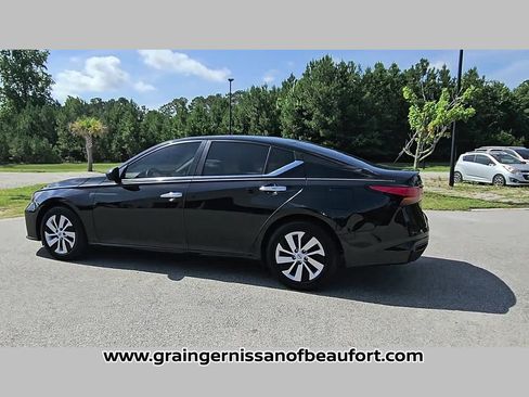 Used 2024 Nissan Altima 2.5 S FWD image 25