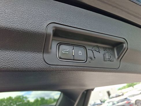 Used 2020 Ford Explorer XLT w/ Equipment Group 202A AWD/4WD image 30