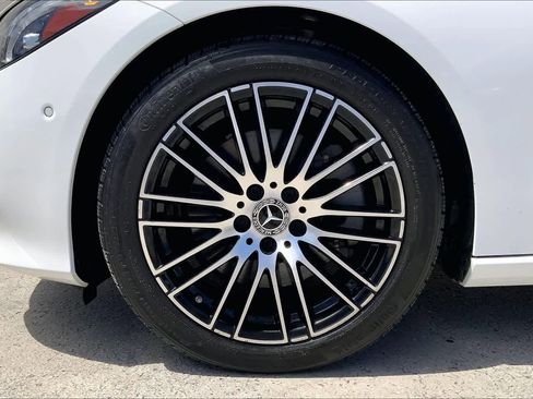 Used 2023 Mercedes-Benz C 300 Sedan image 9
