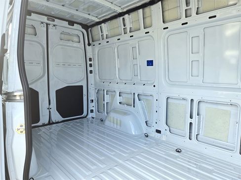 Used 2025 Mercedes-Benz Sprinter 2500 image 10