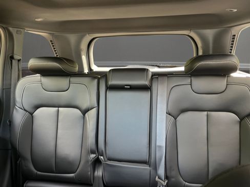 New 2025 Jeep Grand Cherokee Limited image 17