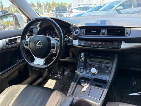 Used 2013 Lexus CT 200h FWD image 5