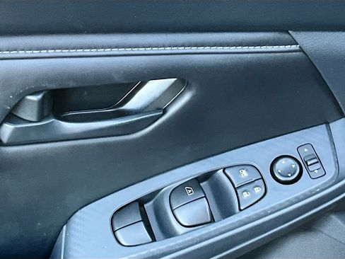 Used 2025 Nissan Sentra S FWD image 17