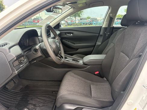 Certified 2025 Honda Accord LX image 10