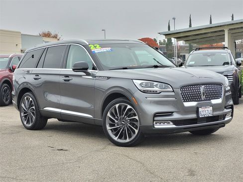 Used 2022 Lincoln Aviator Reserve w/ Equipment Group 201A image 2