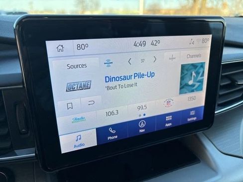 Used 2022 Ford Explorer XLT w/ Equipment Group 202A image 21