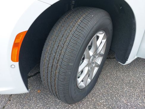 New 2026 Chrysler Pacifica Select image 34