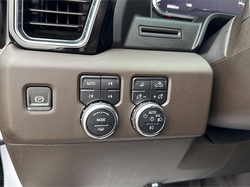 Used 2024 GMC Sierra 1500 Denali image 17