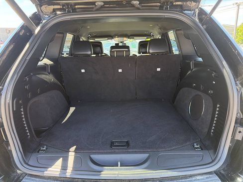 Used 2018 Jeep Grand Cherokee Altitude AWD/4WD image 26