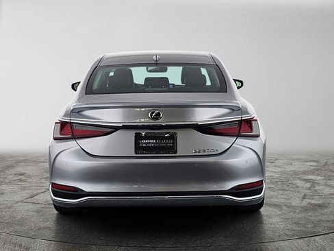 Certified 2023 Lexus ES 300h w/ Accessory Package (Z2) FWD image 4