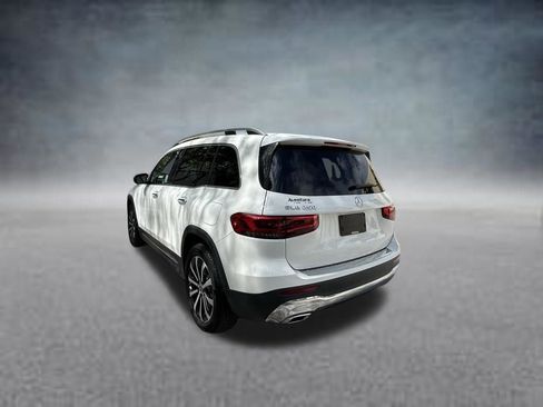 Used 2022 Mercedes-Benz GLB 250 w/ Premium Package Lite image 5