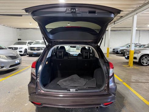 Used 2019 Honda HR-V Touring image 7