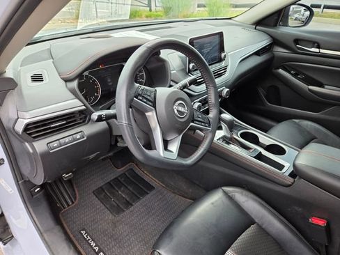 Used 2024 Nissan Altima 2.5 SR FWD image 17