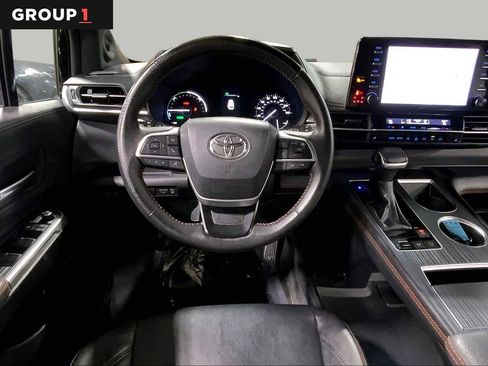 Used 2024 Toyota Sienna XSE w/ XSE Plus Package AWD/4WD image 6
