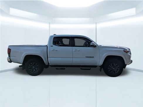 Used 2022 Toyota Tacoma SR image 7