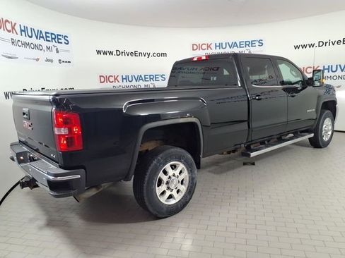 Used 2017 GMC Sierra 2500 SLE w/ HD SLE Preferred Plus Package AWD/4WD image 4