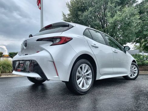 Used 2025 Toyota Corolla SE FWD image 8