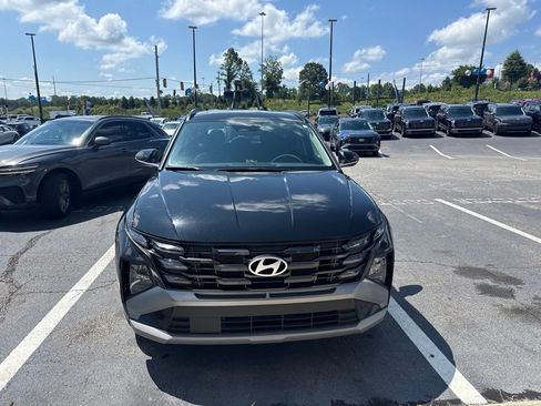 Used 2025 Hyundai Tucson SEL FWD image 2