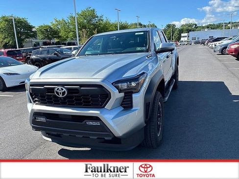 Used 2024 Toyota Tacoma TRD Off-Road w/ TRD Off Road Premium Package AWD/4WD image 19