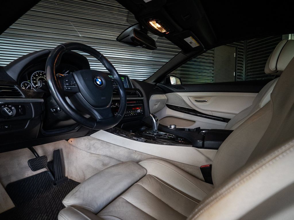 Used 2012 BMW 650i Convertible RWD image 4