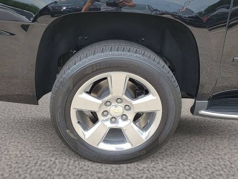 Used 2017 Chevrolet Suburban Premier RWD image 7