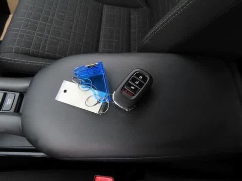 Certified 2023 Honda HR-V LX image 24