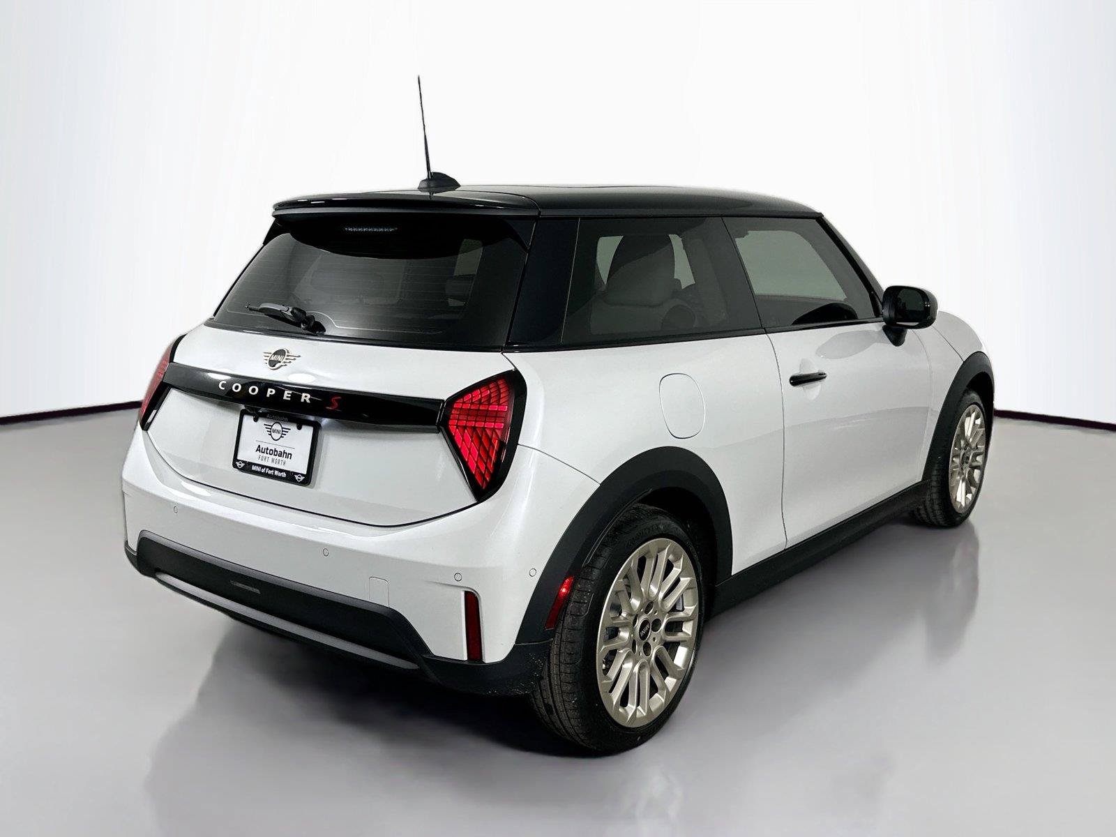 Used 2025 MINI Cooper S FWD image 4
