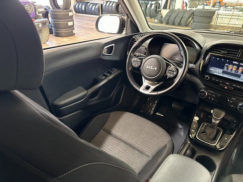 Used 2023 Kia Soul EX image 15