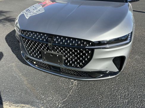 Used 2024 Lincoln Nautilus Premier w/ Equipment Group 102A image 10