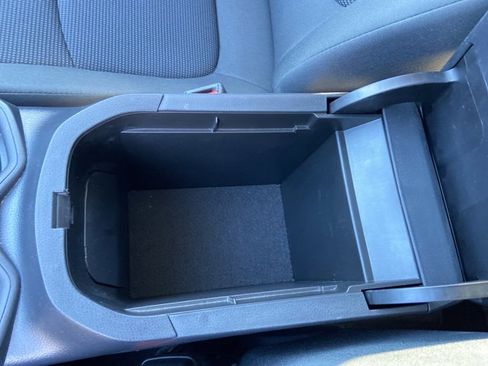 Used 2021 Toyota RAV4 LE image 41